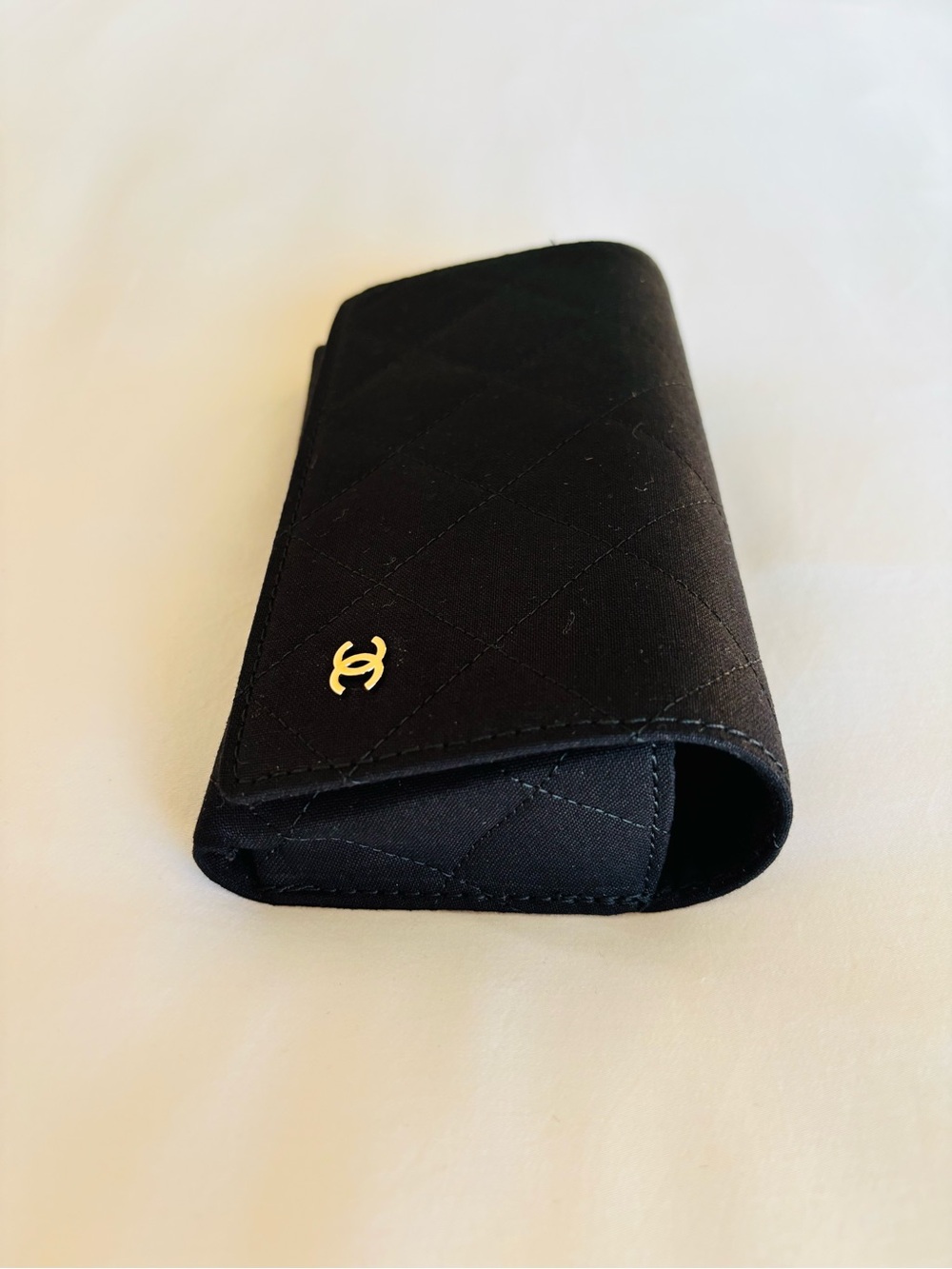 CHANEL Black Quilted Sunglasses Case with Silver CC Logo - Picture 6 of 6